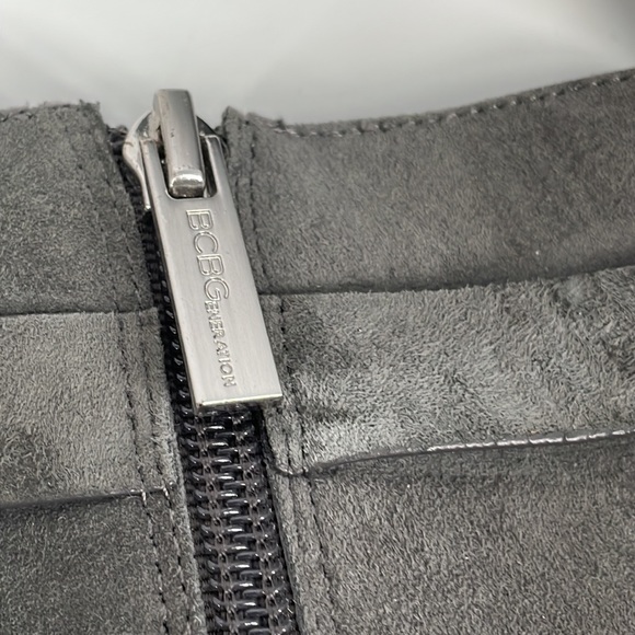 EUC- BCBGeneration Cassia Gray Peep Toe Suede Bootie Size 7M - Picture 13 of 16